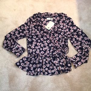 NWT Everleigh Ruffle wrap peplum blouse. Sz XS but can fit a small no problem.